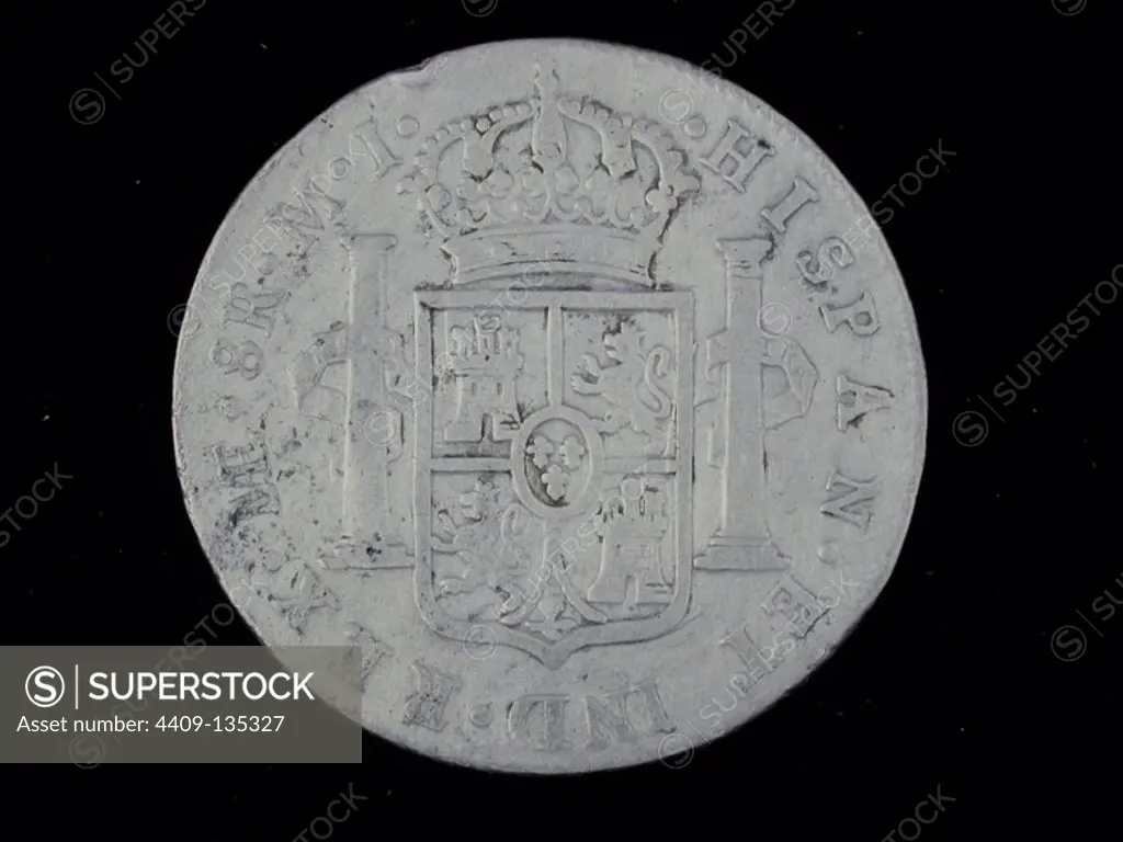 NUMISMATICA. MONEDA MODERNA. OCHO REALES DE PLATA, DE CARLOS III. REVERSO. ARMAS DE CASTILLA Y LEON, Y BORBON, DENTRO DE UN ESCUDO CORONADO EN MEDIO DE DOS COLUMNAS.1784. (DEPOSITO: MUSEO ARQUEOLOGICO NACIONAL).