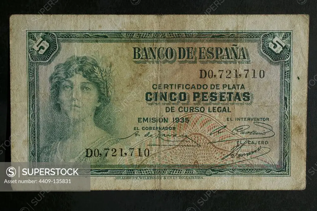 DINERO: BILLETE DE CINCO PESETAS DE 1935. ANVERSO: BUSTO MUJER COMO ALEGORIA A LA REPUBLICA.LEYENDAS: CERTIFICADO DE PLATA Y DE CURSO LEGAL. REVERSO: SIN FONDO. MEDIDA: 89 x 50 MM.