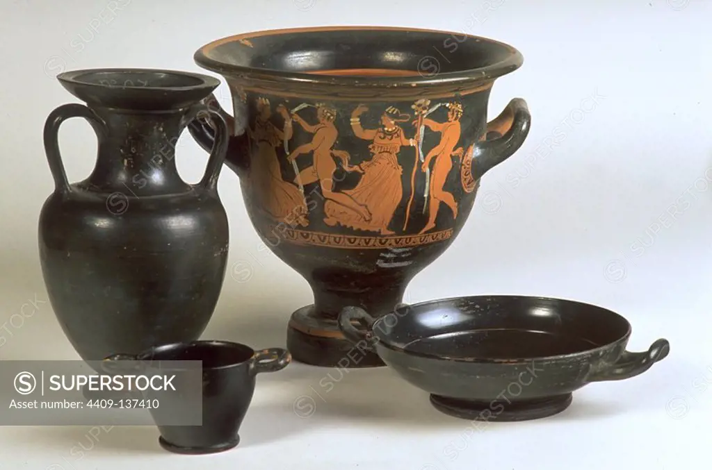 CONJUNTO DE VASOS: ANFORA, CRATERA, KYLIX,SCIFO. GRIEGO CERAMICA. (DEPOSITO: MUSEO ARQUEOLOGICO NACIONAL).