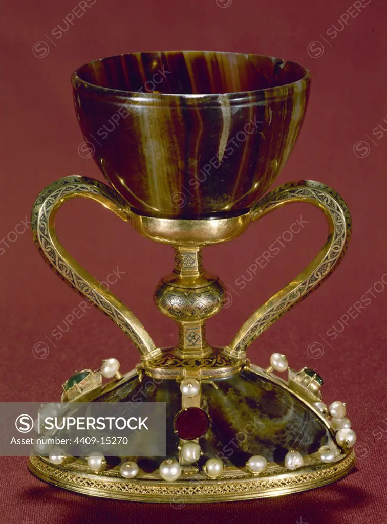 The Holy Grail. 4th century B.C.. Sardonyx, gold and gemstones. Cathedral of Valencia, Spain. Location: CATEDRAL-INTERIOR. SPAIN.