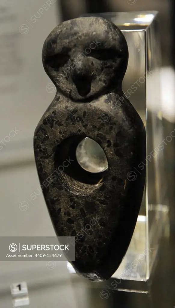 Prehistory. Stone Age. Figurines of humans are known and these are mostly stylized depictions, such as a shaft-hole axe from Kiuruvesi. The National Museum of Finland. Helsinki.