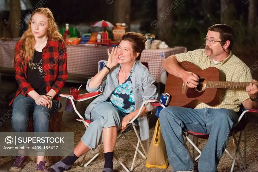 KATHRYN HAHN, NICK OFFERMAN and MOLLY C. QUINN in WE'RE THE MILLERS (2013), directed by RAWSON MARSHALL THURBER.