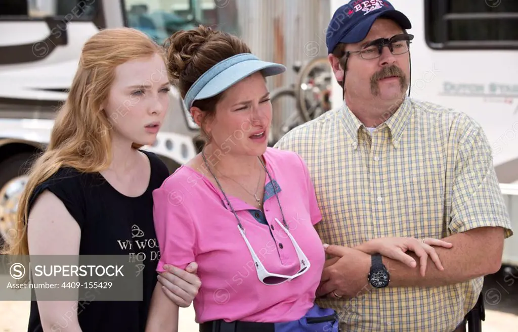 KATHRYN HAHN, NICK OFFERMAN and MOLLY C. QUINN in WE'RE THE MILLERS (2013), directed by RAWSON MARSHALL THURBER.