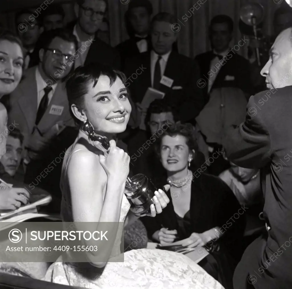 26th Annual Academy Awards / 1954. Audrey Hepburn, best actress for "Roman Holiday".