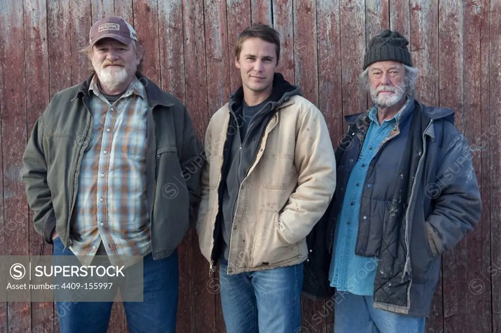 GORDON PINSENT, BRENDAN GLEESON and TAYLOR KITSCH in THE GRAND SEDUCTION (2013), directed by DON MCKELLAR. Copyright: Editorial use only. No merchandising or book covers. This is a publicly distributed handout. Access rights only, no license of copyright provided. Only to be reproduced in conjunction with promotion of this film.