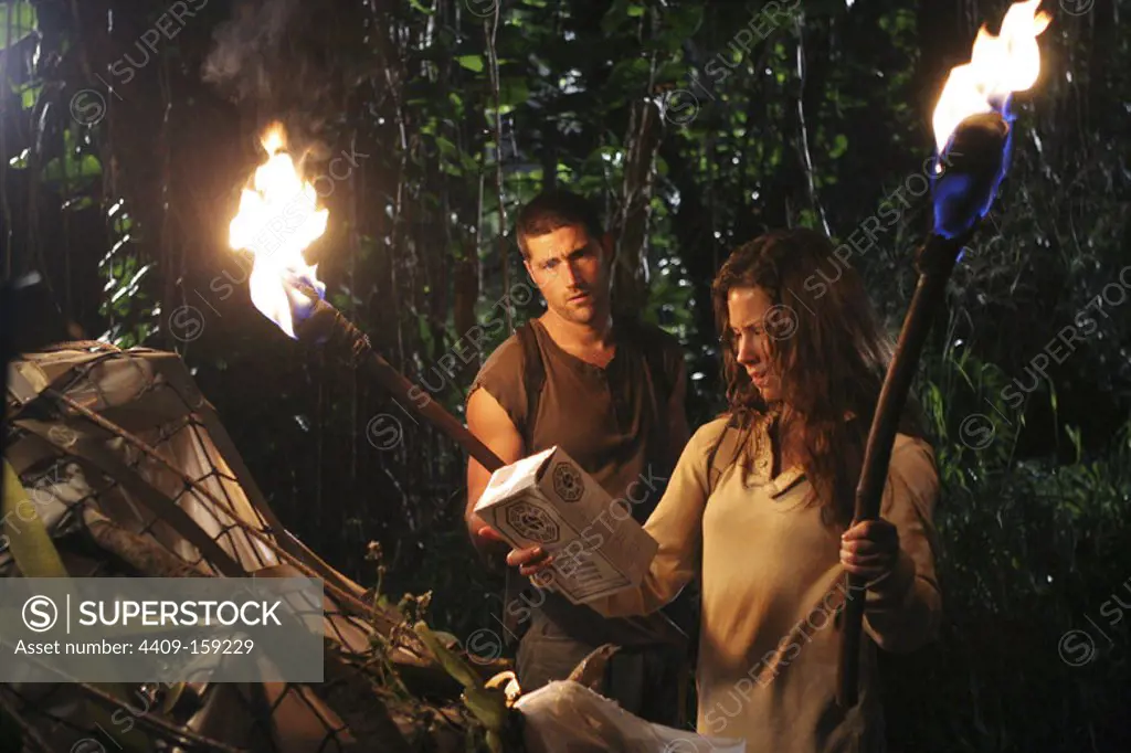 EVANGELINE LILLY and MATTHEW FOX in LOST (2004).