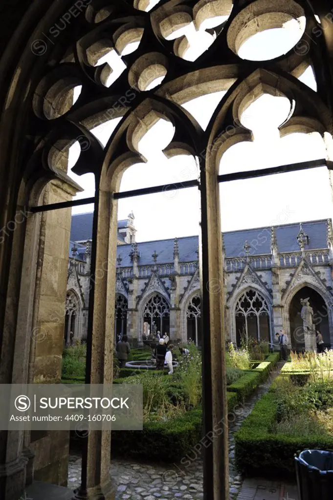 Netherlands. Utrecht. St. Martin's Cathedral. Middle Ages. French Gothic. Protestant church since 1580. Cloister, 15th century.