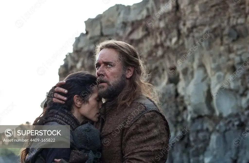 JENNIFER CONNELLY and RUSSELL CROWE in NOAH (2014), directed by DARREN ARONOFSKY.