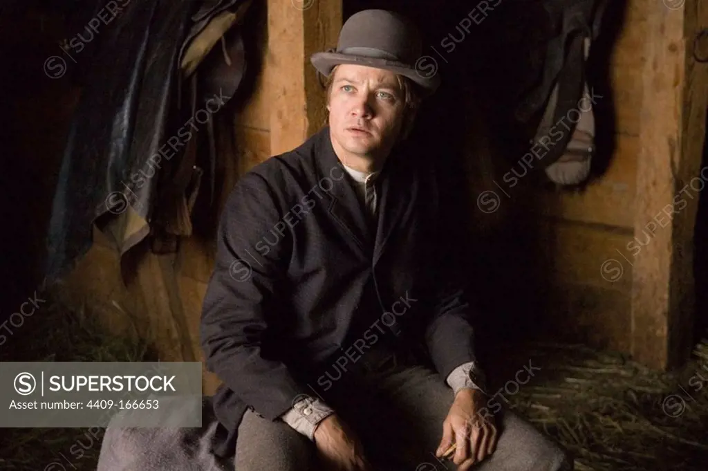 JEREMY RENNER in THE ASSASSINATION OF JESSE JAMES BY THE COWARD ROBERT FORD (2007), directed by ANDREW DOMINIK.