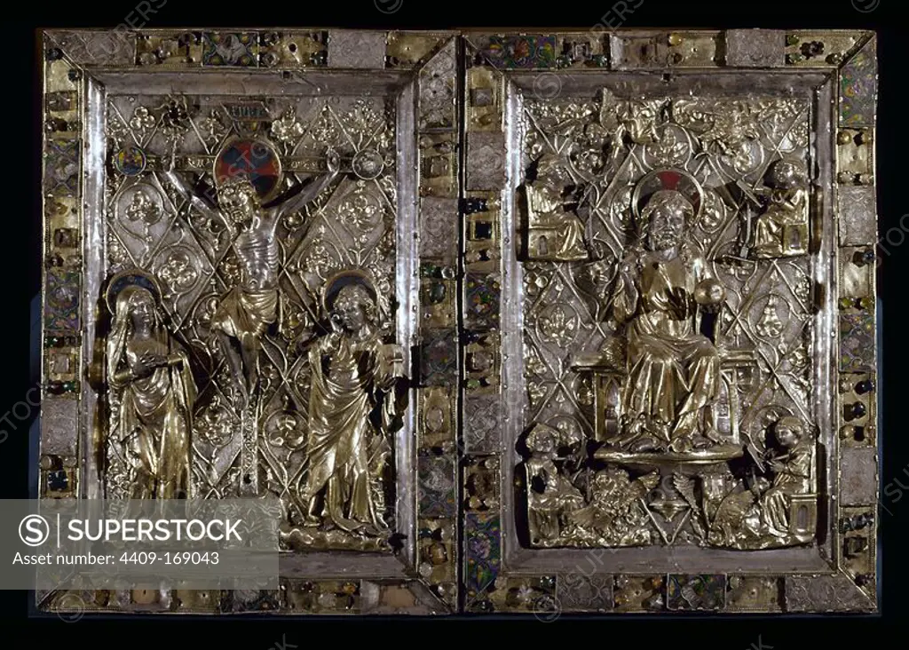 TAPAS DE EVANGELIARIO DE PLATA Y ESMALTES DEL SIGLO XIV. Location: CATEDRAL-MUSEO DIOCESANO, GERONA, SPAIN.