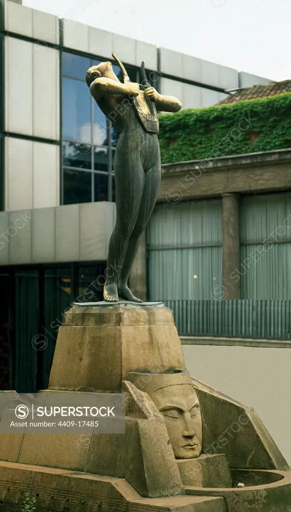 Monument dedicated to the composer Juan Crisostomo de Arriaga. Bilbao, garden of the Museum of Fine Arts. Author: DURRIO FRANCISCO. Location: MUSEUM OF FINE ARTS. BILBAO. Biscay. SPAIN.