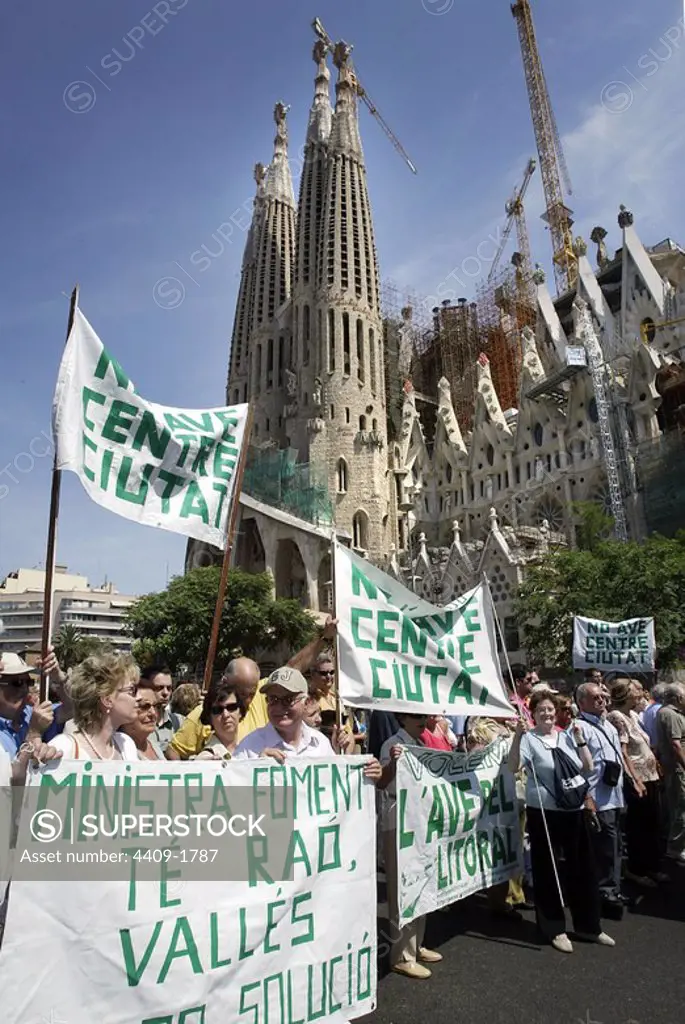09.06.2007 Manifestación vecinos del Barrio de la Sagrada Família por el paso del AVE por debajo de sus viviendas. Barcelona. © Susi Sáez.