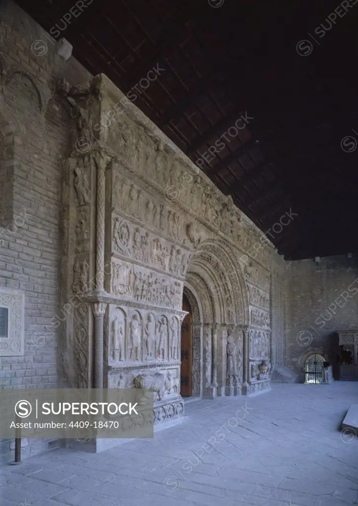 PORTADA ROMANICA DEL MONASTERIO DE SANTA MARIA DE RIPOLL - SIGLO XII. Location: MONASTERIO DE SANTA MARIA. RIPOLL. GERONA. SPAIN.