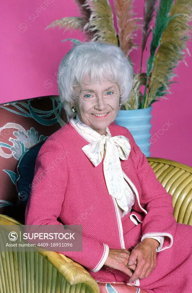 ESTELLE GETTY in THE GOLDEN GIRLS (1985), directed by SUSAN HARRIS.