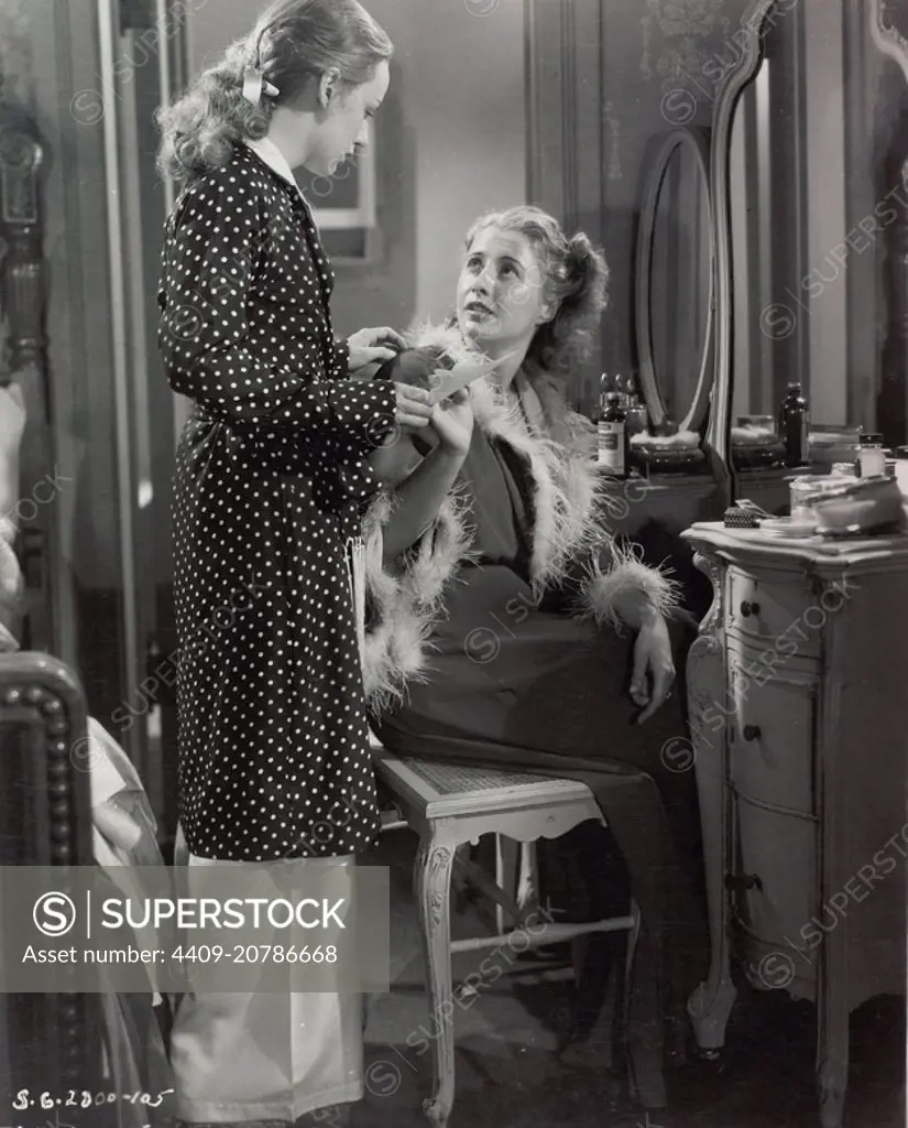 ANNE SHIRLEY and BARBARA STANWYCK in STELLA DALLAS (1937