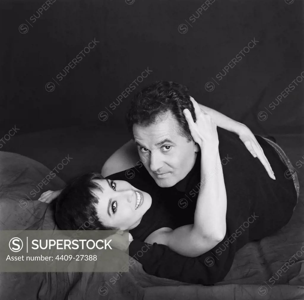 Ana Belen y Victor Manuel en una foto promocional del disco 'Mucho más que dos'. 1994.