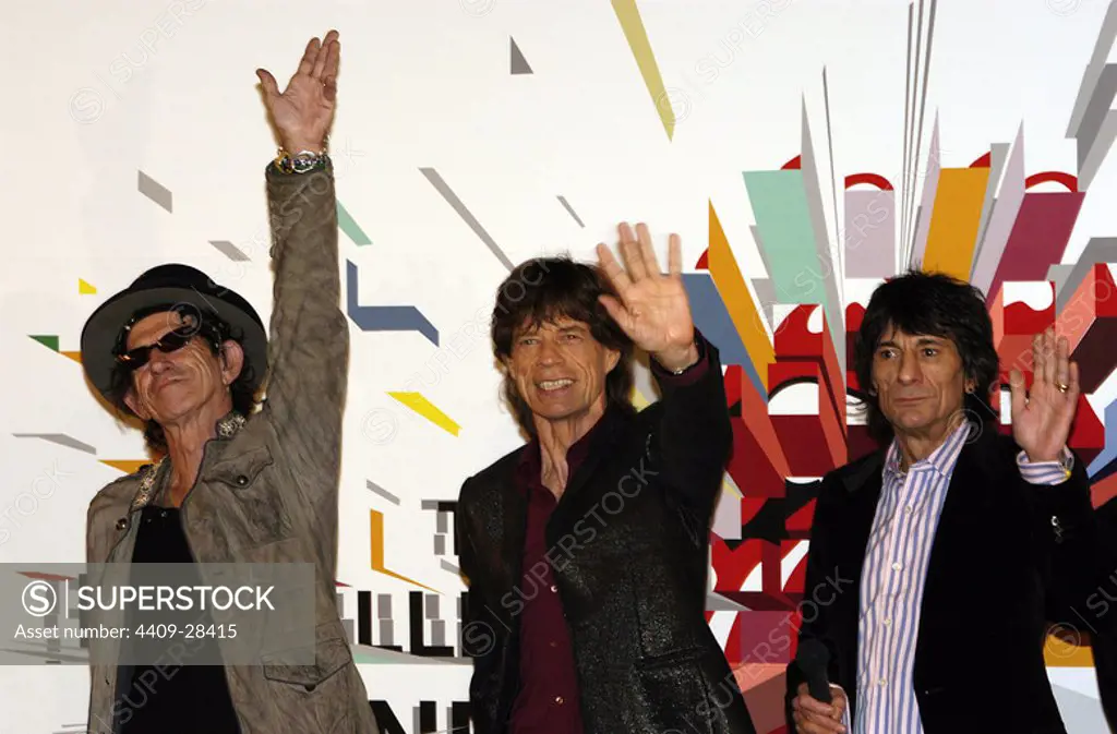 20/03/2006 Tokyo, Rolling Stones at the press conference held at Four Seasons Hotel in Tokyo city Japan for their Japan Tour 2006, they gonna perform a live concert in Tokyo Dome. KEITH RICHARDS. MICK JAGGER. RON WOOD.