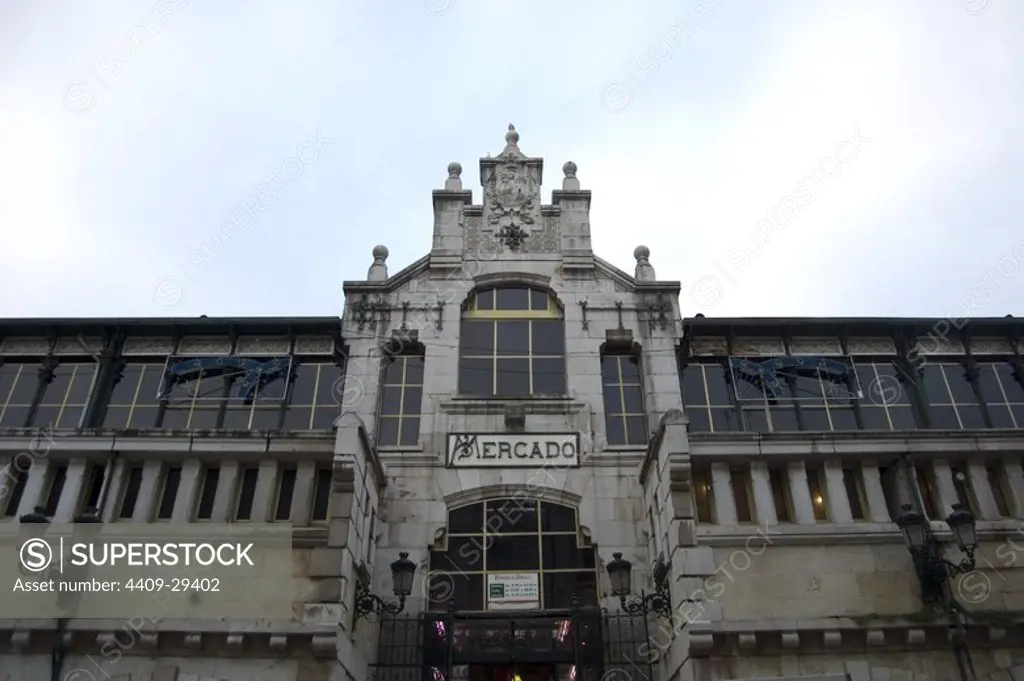 Mercado de la Esperanza, edificio modernista de 1879, plaza de la esperanza cerca de la casa consistorial, Santander.