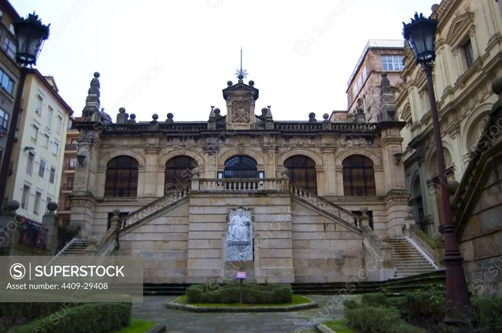 Biblioteca Menedez Pelayo, Edificio de arquitectura regionalista barroca del arquitecto Leonardo Rucabado, Santander.