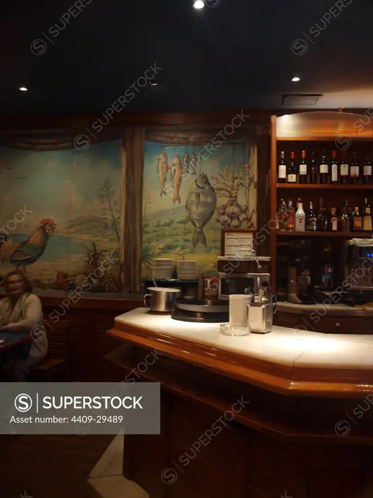 Interior del bar restaurante EL Cañadio, Zona el Cañadio, Santander.