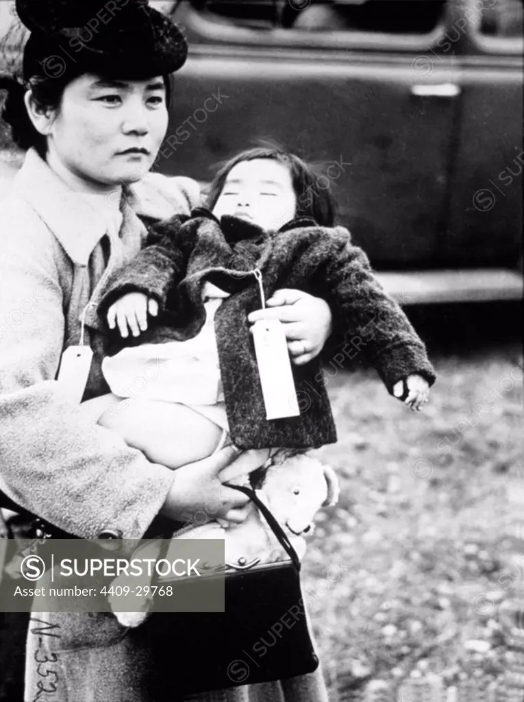 Relocation of Japanese descent in America. Brainsbridge Island, Washington, may 1942.