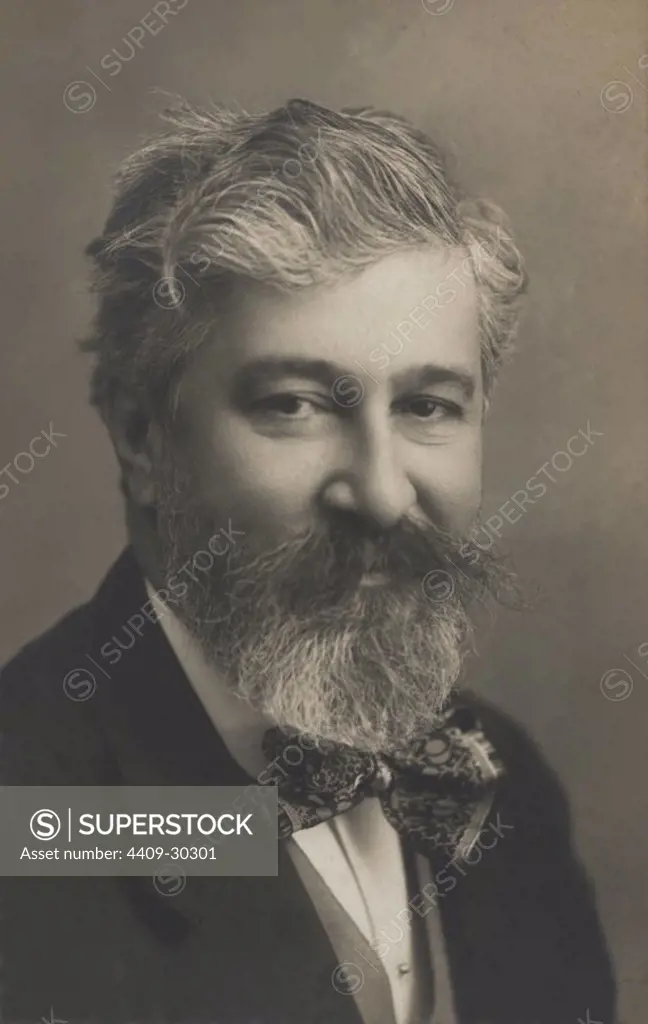 Rusiñol Prats, Santiago (1861-1931). Autor dramático, narrador, pintor i coleccionista. Miembro del movimiento artístico modernista Quatre Gats.