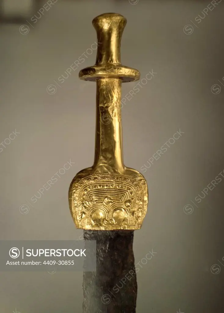 Arte Edad Antigua. Detalle de espada de fines de la Edad de Bronce. Guadalajara. Museum: MUSEO ARQUEOLOGICO, MADRID, SPAIN.
