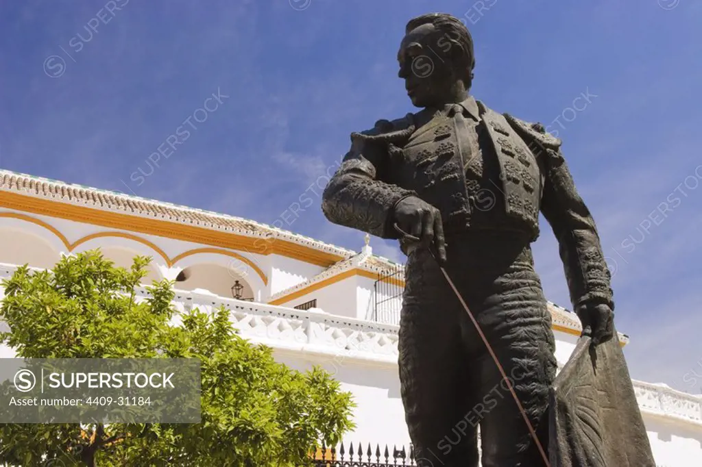 Curro Romero statue. Plaza de Toros de la Real Maestranza. Sevilla City. Andalusia. Spain.