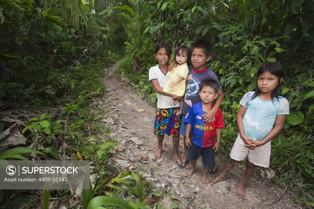 Children of the Buenos Aires native community. Pacaya Samiria National Reserve. Amazon Basin. Loreto. Peru.