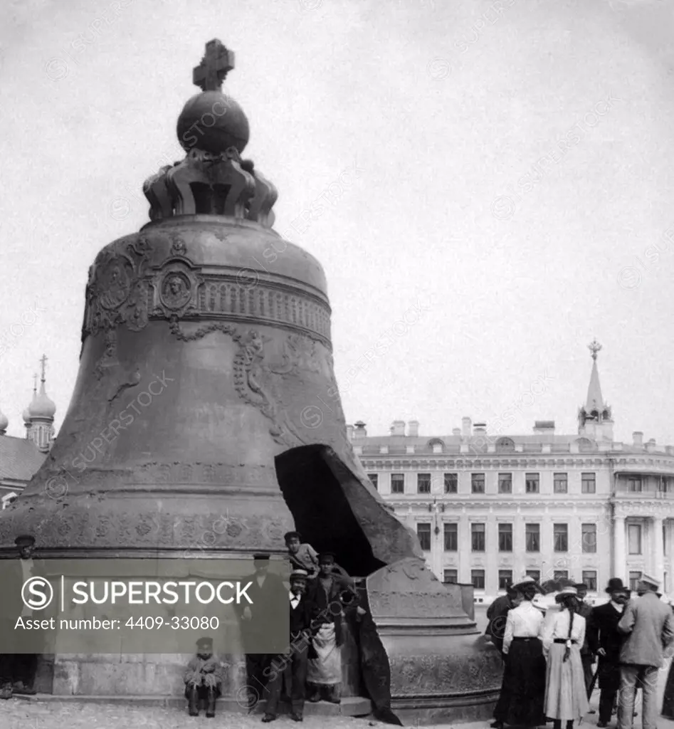 La Gran Campana de Moscú. Año 1909. Fotografía en blanco y negro.