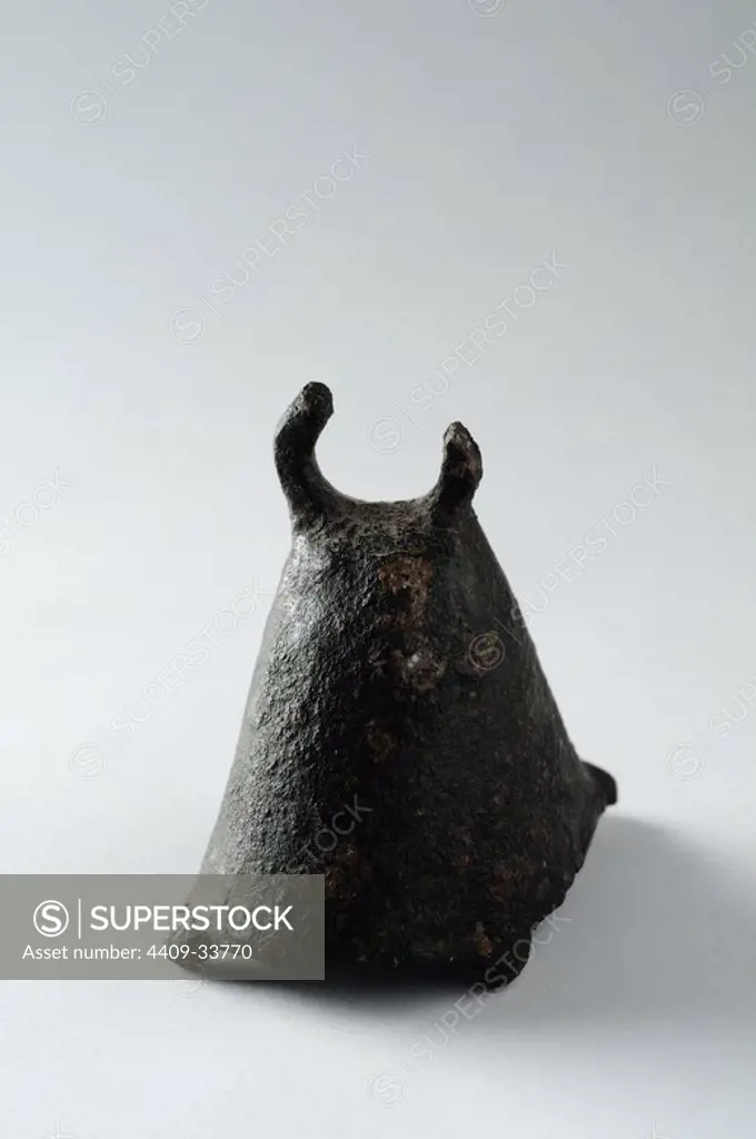 Bronze bell. 42 mm x 27 mm - Roman period, from the archaeological site of Complutum in Alcala de Henares (Madrid). SPAIN.