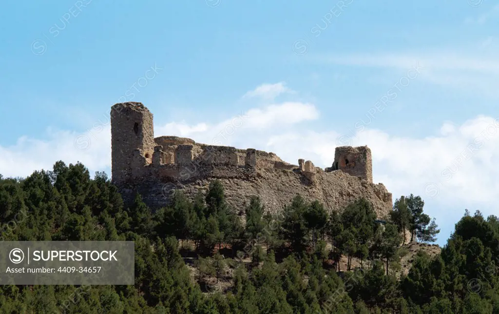 Spain. Aragon. Calatayud. Castle and walls of the complex of Castle of Calatayudm, muslim monument. 9th-10th centuries. Province of Zaragoza.