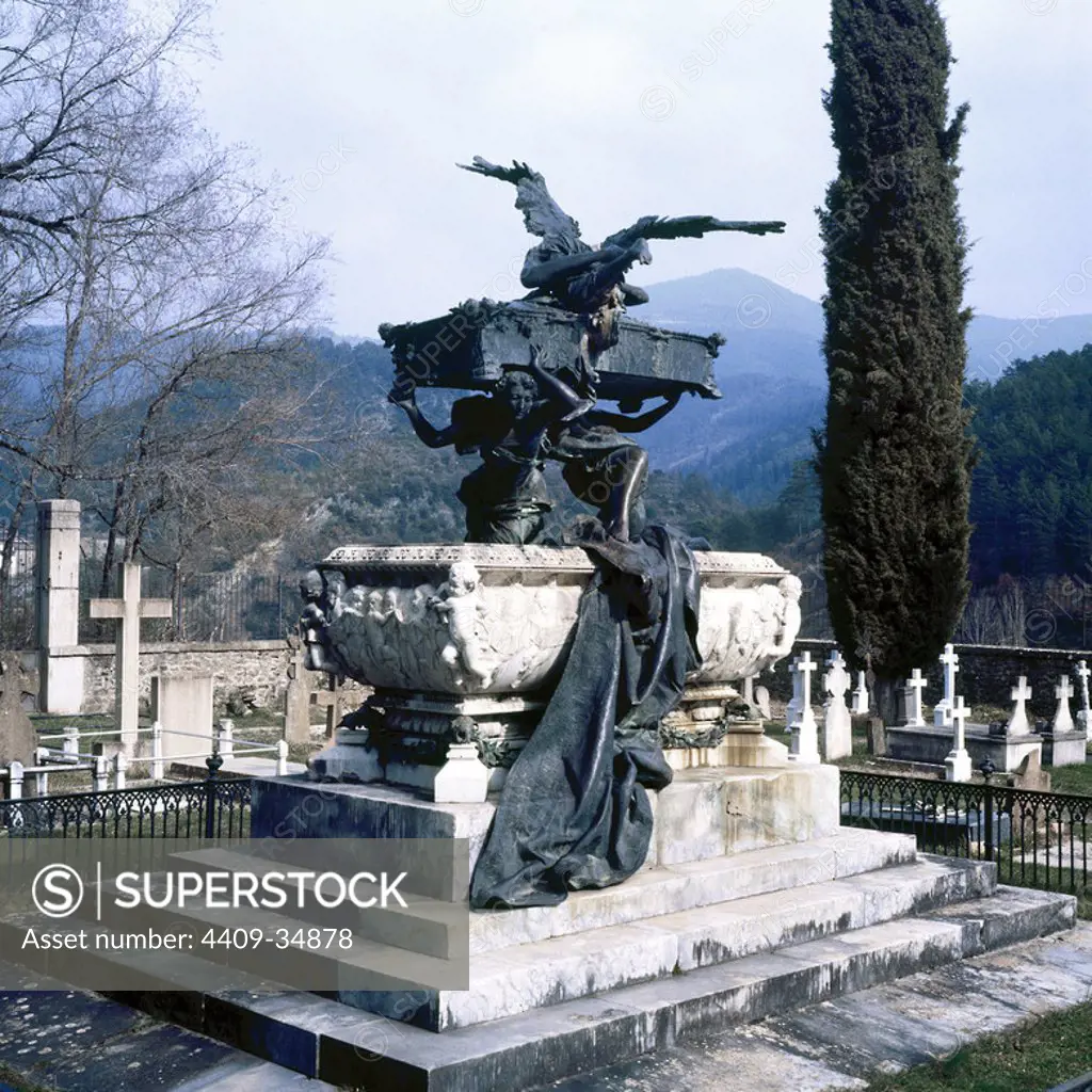 Julian Gayarre (1844-1890). Spanish tenor. Gayarre mausoleum in bronze sculpted by Mariano Benlliure (1862-1947). Roncal. Navarra. Spain.