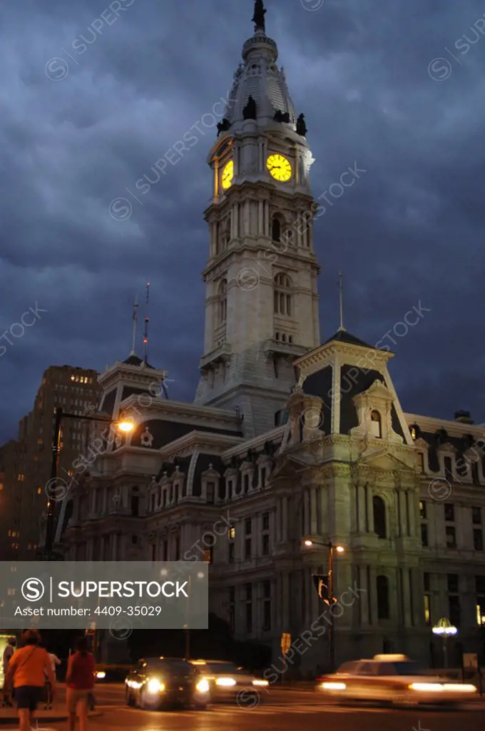 United States. Pennsylvania. Philadelphia City Hall. Built between 1871-1901. The Dome is decorated with the statue of the founder of the city, William Penn (1644-1718). Night view.