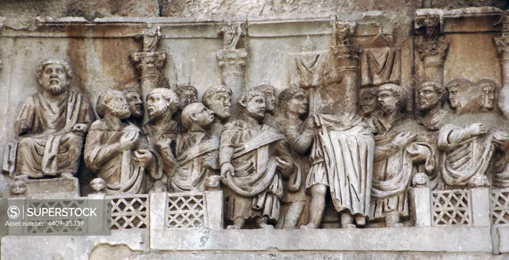 Roman Art. Arch of Constantine. Triumphal arch erected in the 4th century (315) by the Senate in honor of the Emperor Constantine after his victory over Maxentius at the Battle of Milvian Bridge (312). Relief. Rome. Italy.