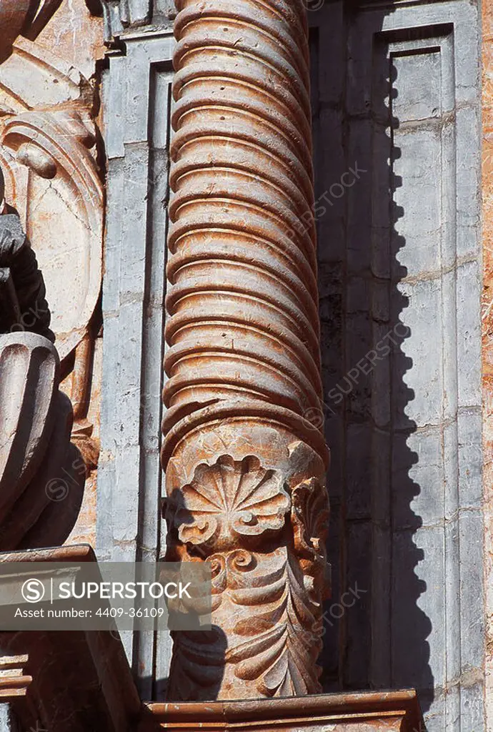 Santisima y Vera Cruz Sanctuary (17th and 18th centuries). Detail of a Solomonic column of the temple facade. Caravaca. Region of Murcia. Spain.