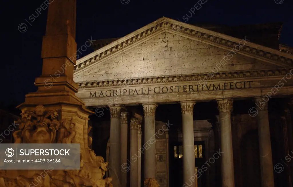 Italy. Rome. The Pantheon, roman temple. Built in 118-128 AD. Night view.