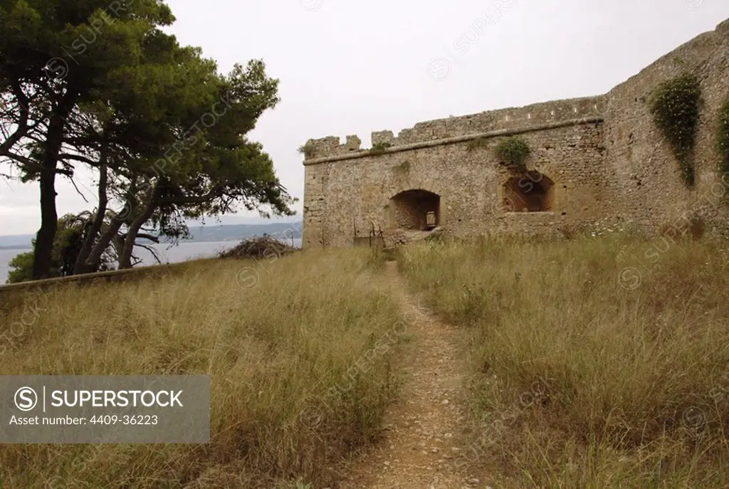 Greece. Peloponesse. Pylos. Fortress of Niokastro. Started being built from the Ottomans in 1573, shortly after their defeat in the naval battle of Nafpactos (1571). Wall.