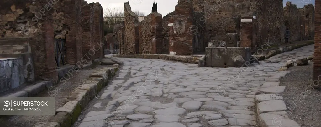 Italy. Pompeii. Cobbled streets.