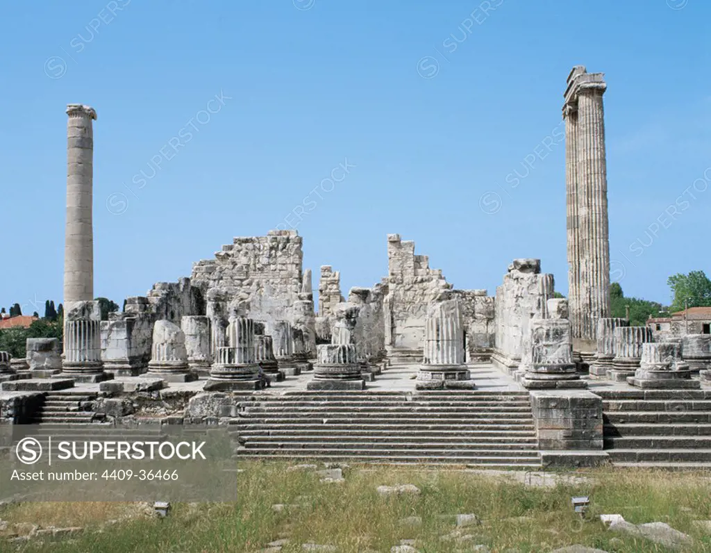 Turkey. Didyma. Ancient Greek sanctuary. Coast of Ionia. Ruins of the Temple and oracle of Apollo, The Didymaion. Hellenistic period. Near Didim.