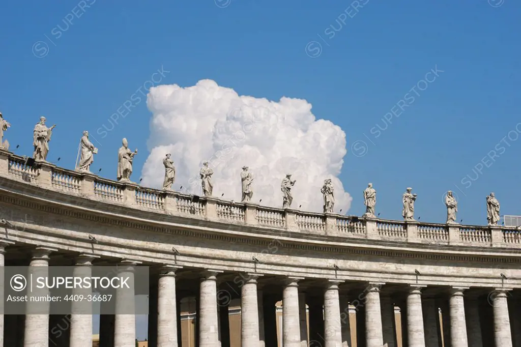 Baroque Art. St Peter's square at the Vatican. Built by Gian Lorenzo Bernini (1598-1680). Detail columns, and sculptures of differents saints. Vatican City State. Holy See.