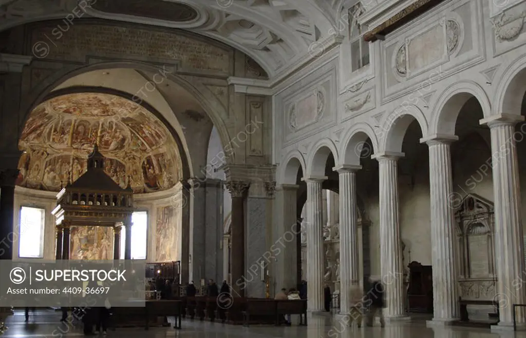 Italy. Rome. San Pietro in Vincoli Church. Interior. In the apse, frescoes by Giacomo Coppi (1523-1591), 1577.