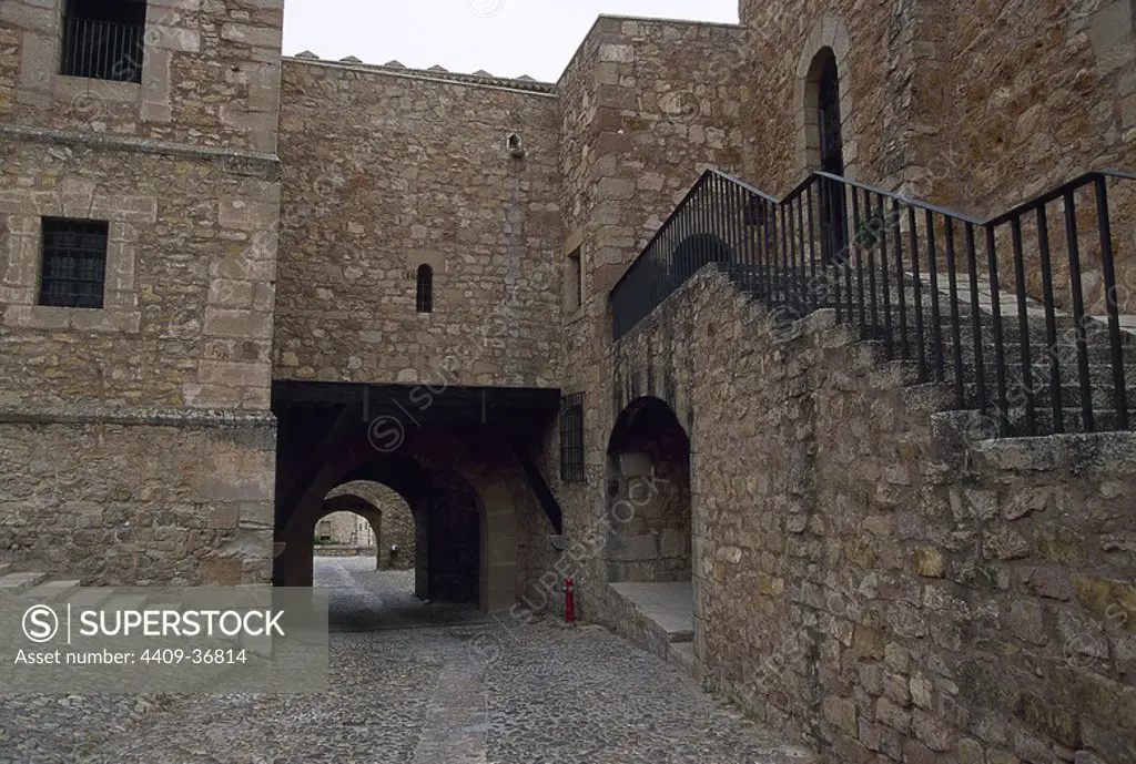 Parador Castillo de Sigu¨enza. Located in the Castle built by the Arabs in the twelfth century and extended in the fourteenth and sixteenth centuries. Partial view. Sigu¨enza. Guadalajara province. Castile-La Mancha. Spain.