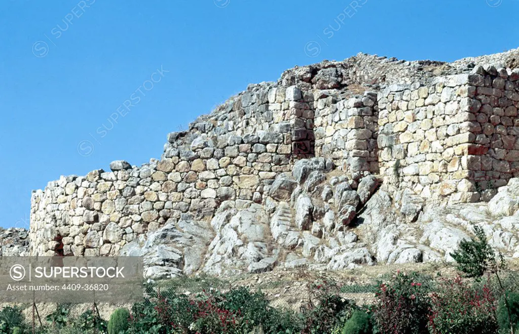 Mycenaean art. Greece. Tiryns. Mycenaean city whose settlement began in the Proto-Helladic period, during the third millennium BC. Between 1400 and 1200 BC. walls were erected.