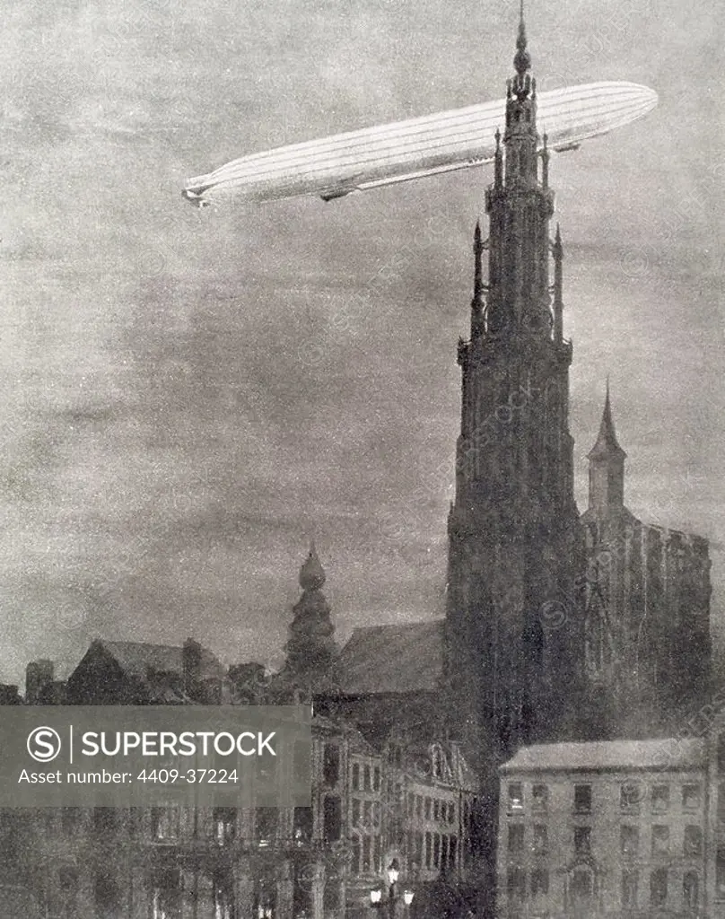 WORLD WAR I (1914-1918). First german zeppelin over Antwerp the night of August 25th dropping several bombs on the Royal Palace, the Audience and the Stock Market. Engraving.
