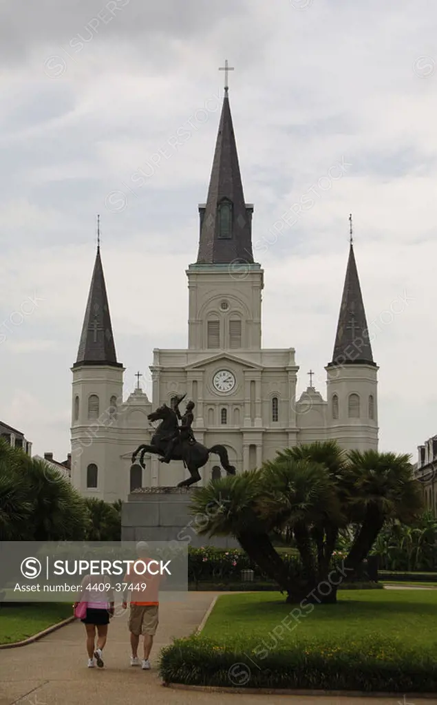 USA. Louisiana. New Orleans. Cathedral-Basilica of Saint Louis, King of France. Built between 1718-1793. Facade across Jackson Square.