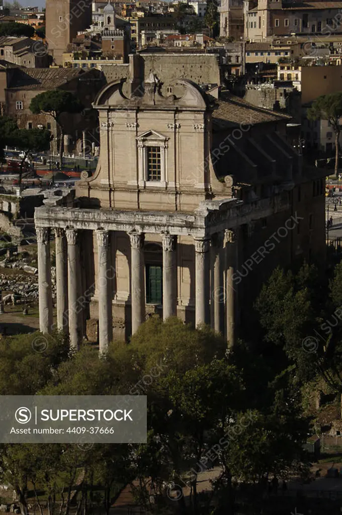Italy. Rome. Temple of Antoninus and Faustina. 141 AD. In the 17th century adapted to the church of San Lorenzo in Miranda. Roman Forum.