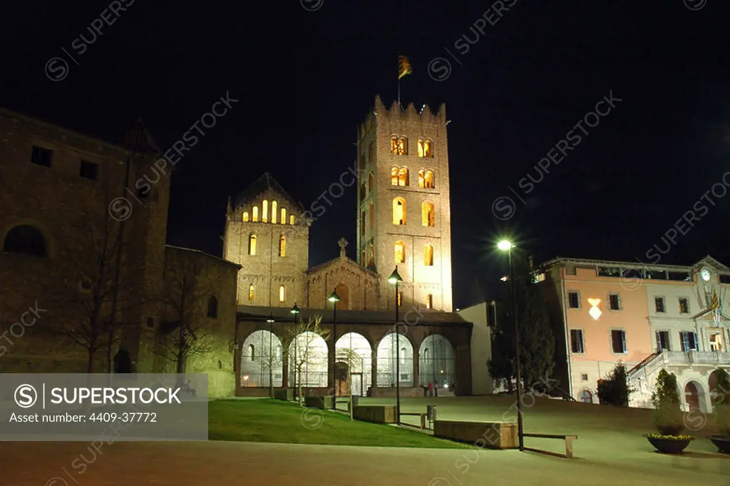 Romanesque Art. Monastery of Santa Maria de Ripoll. Founded by the Count Wilfred the Hairy in 879 or 880. Historic-artistic monument since 1931. Outside view at night. Ripoll. Catalonia. Spain.