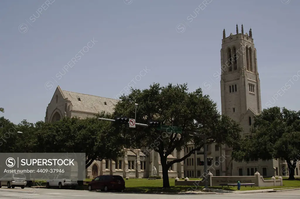 IGLESIA METODISTA DE SAN PABLO (ST. PAUL'S METHODIST CHURCH). Vista del exterior. HOUSTON. Estado de Texas. Estados Unidos.