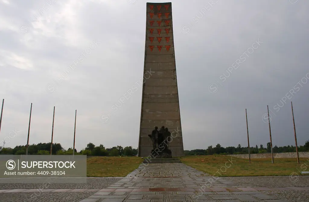 Sachsenhausen concentration camp. 1936-1945. Soviet Liberation Memorial. Obelisk with the statue Liberation, by Rene Graetz (1908-1974), 1961. Oranienburg. Germany.